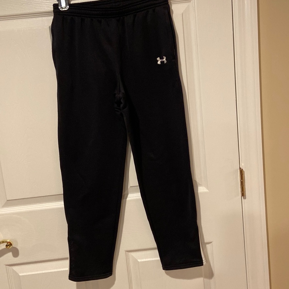 Under Armour lined boys black jogger